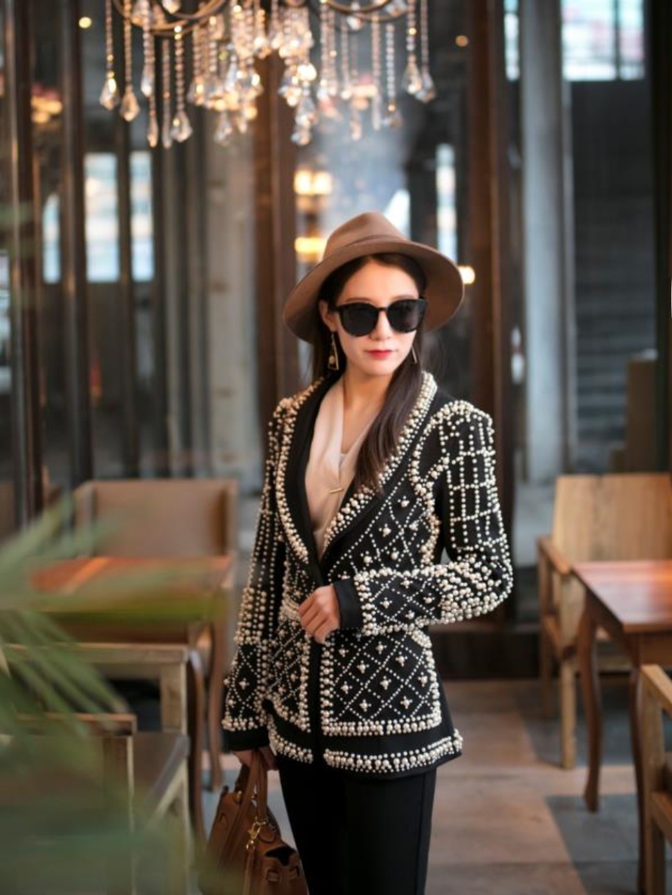Ethnic Fashion Walk - Women's Fashion Performance Coat Stage Host