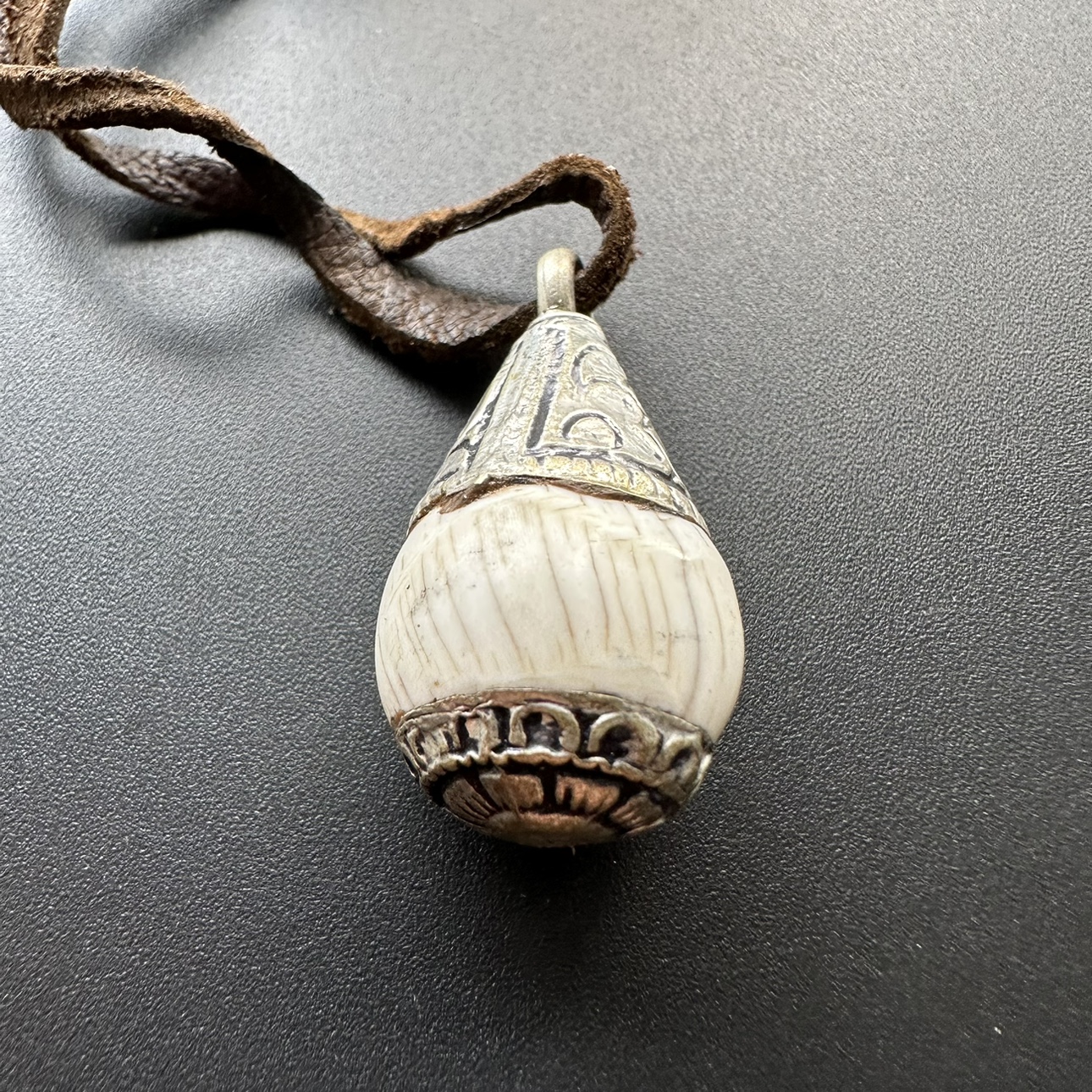 Handmade Tibetan  Pendant Vint - Ethnic Fashion World recension och pris