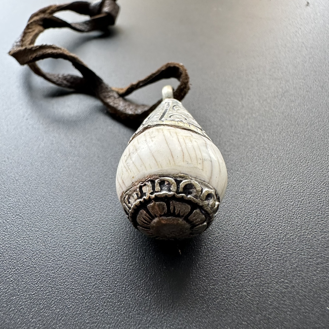 Handmade Tibetan  Pendant Vint - Ethnic Fashion World recension och pris