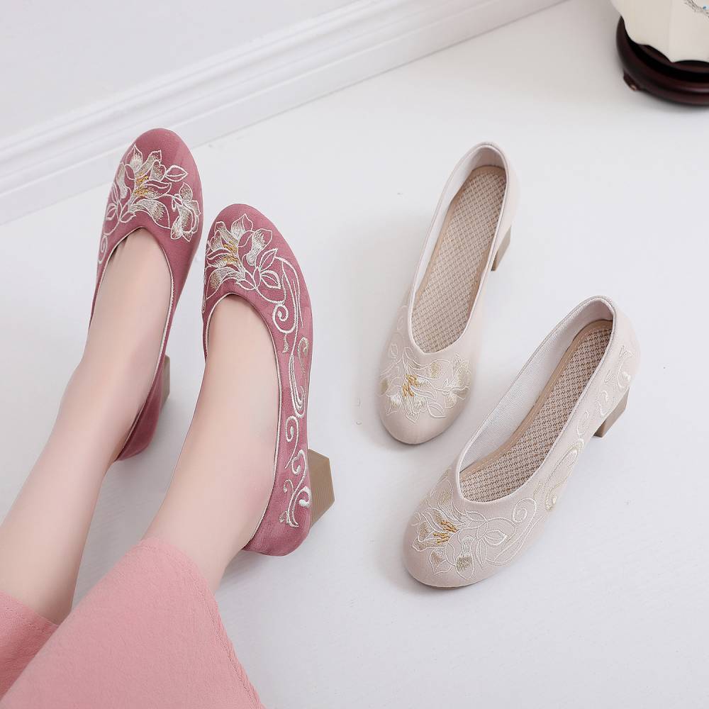 2026 Women's Wine Red & Beige  - Ethnic Fabric recension och pris