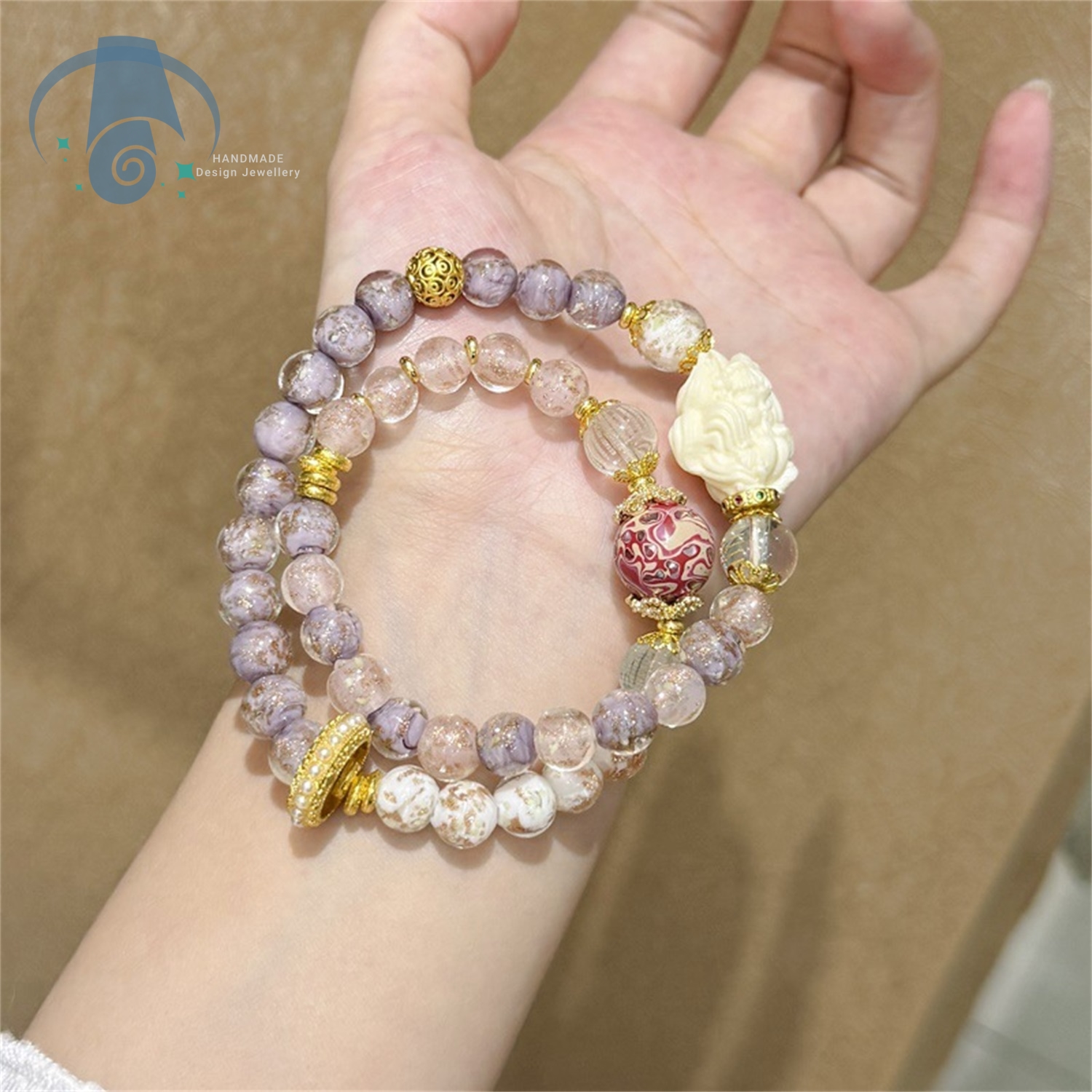 Glow In The Dark Fox Bracelet  - Aura Ethnic Fashion recension och pris