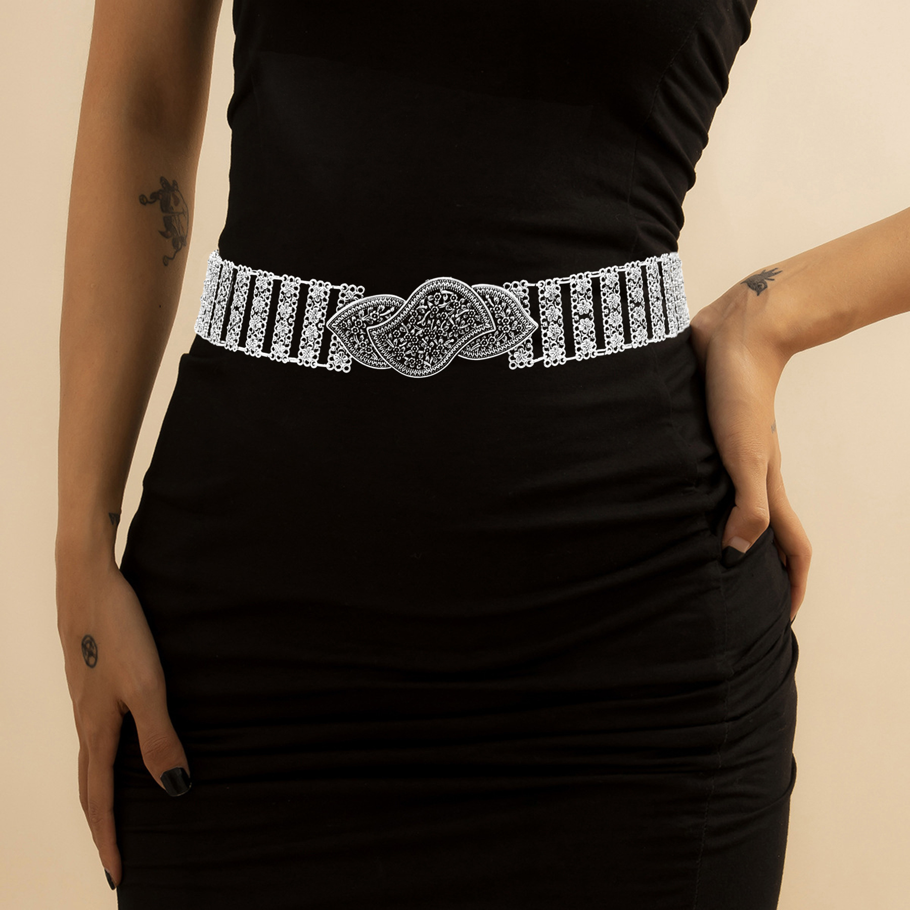 Vintage Silvery Hollow Flower  - Ethnic Fashion Accessories recension och pris