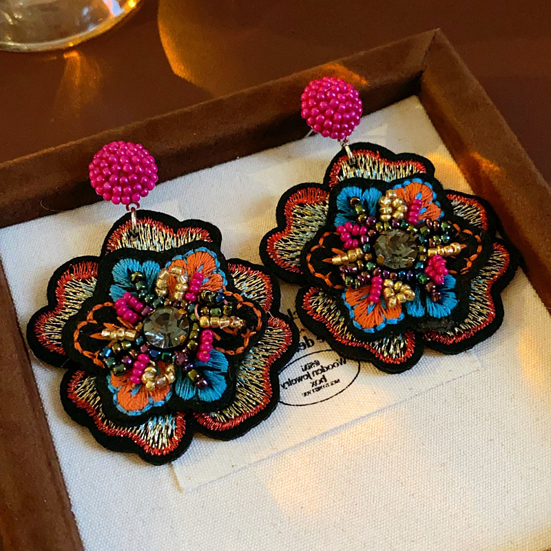Ethnic Style Colorful Embroide - Ethnic Chic Fashion recension och pris