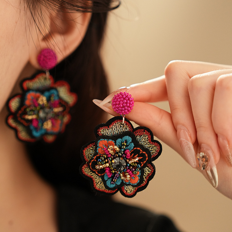 Ethnic Style Colorful Embroide - Ethnic Chic Fashion recension och pris
