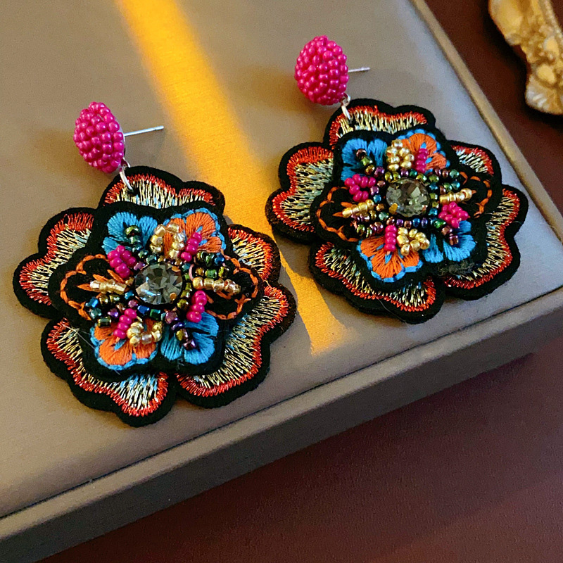 Ethnic Style Colorful Embroide - Ethnic Chic Fashion recension och pris