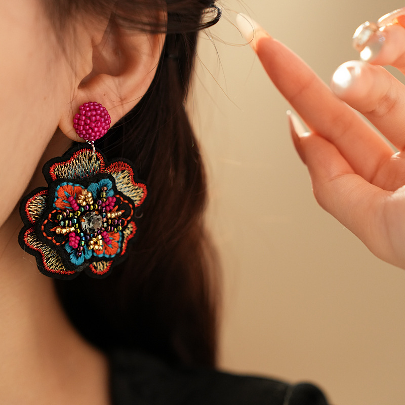 Ethnic Style Colorful Embroide - Ethnic Chic Fashion recension och pris