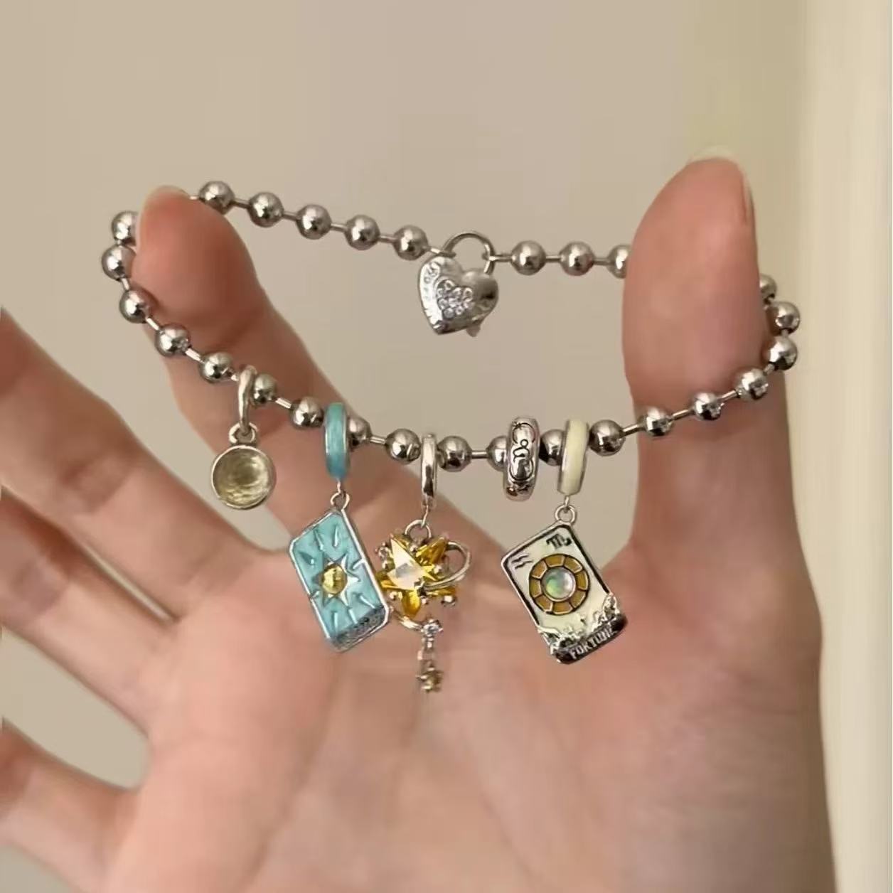 Vintage Magic Witch Divination - Ethnic Fashion World recension och pris