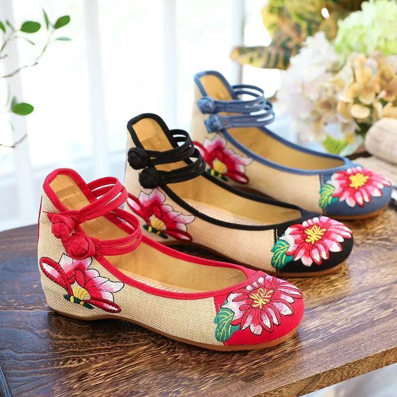 Woman Wedges Embroidered Cloth - Ethnic Fabric recension och pris