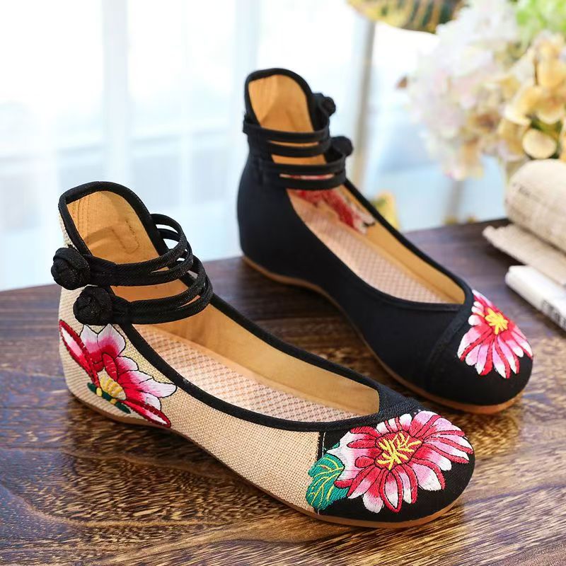 Woman Wedges Embroidered Cloth - Ethnic Fabric recension och pris